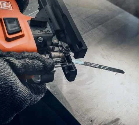 Fein F-IRON JIG 26 AS akumuliatorinis siaurapjūklis