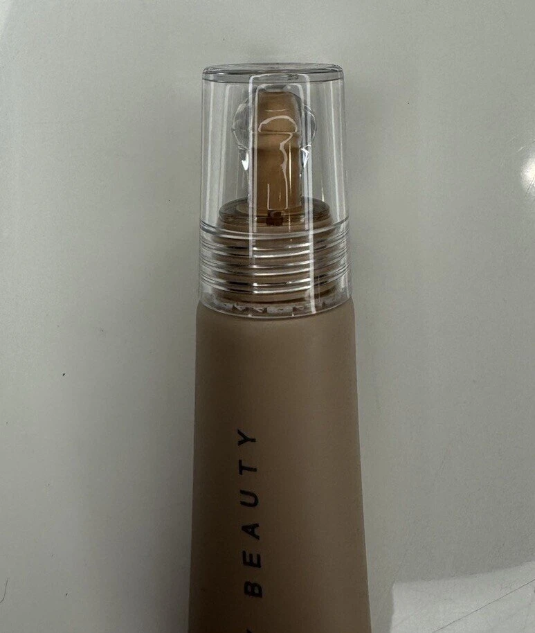 Fenty Beauty Bright Fix Brightening Paakių kremas Maskuoklis 14 Toffee, 10 ml