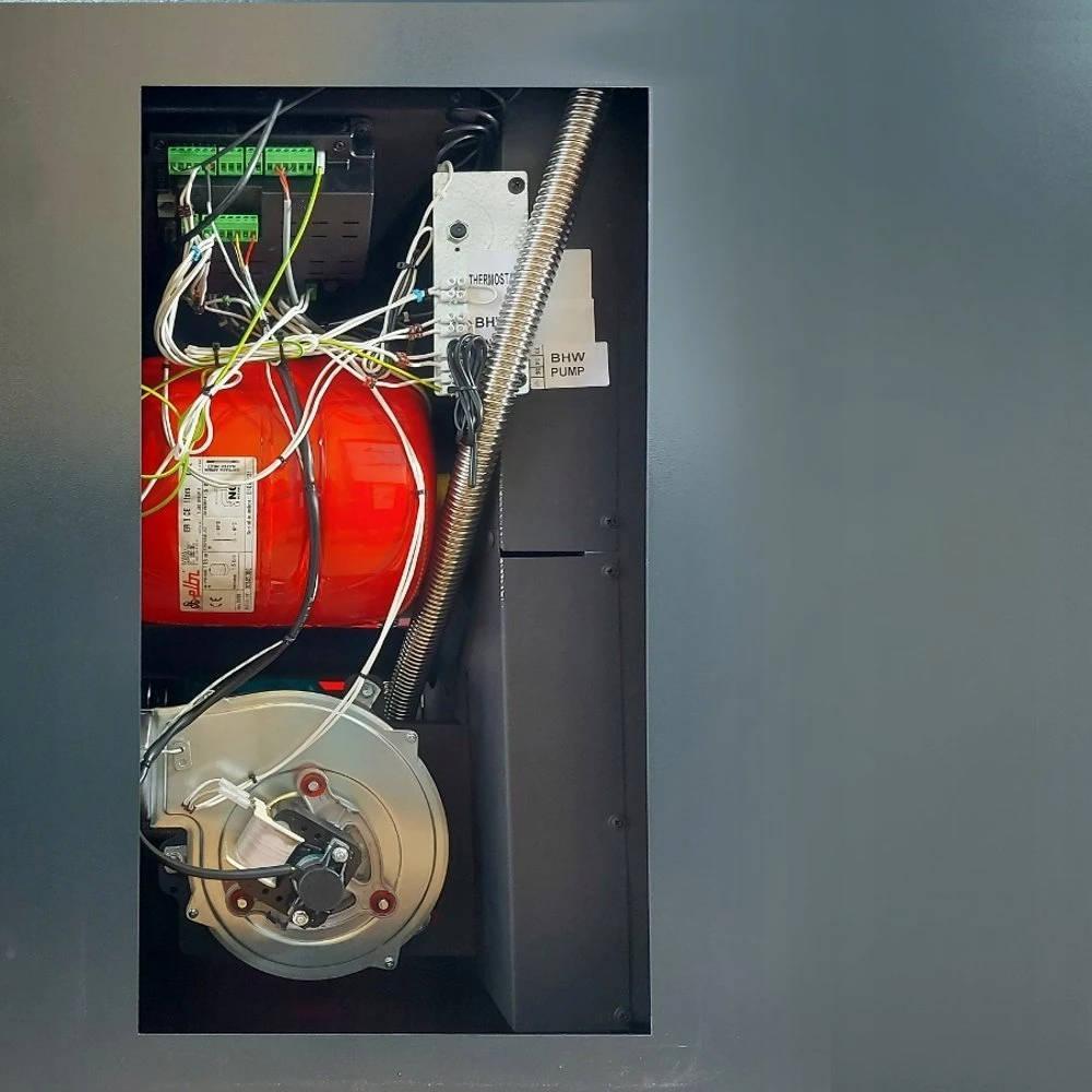 „Ferroli BIOPELLET PRO 24“ granulinis katilas, kurio galios diapazonas yra 7,5–24,00 kW. FERROLI