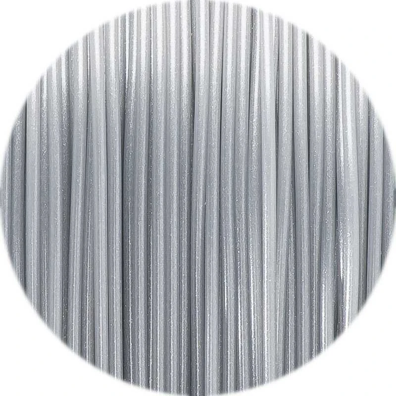 Fiberlogy PETG sidabrinis siūlas iš arti