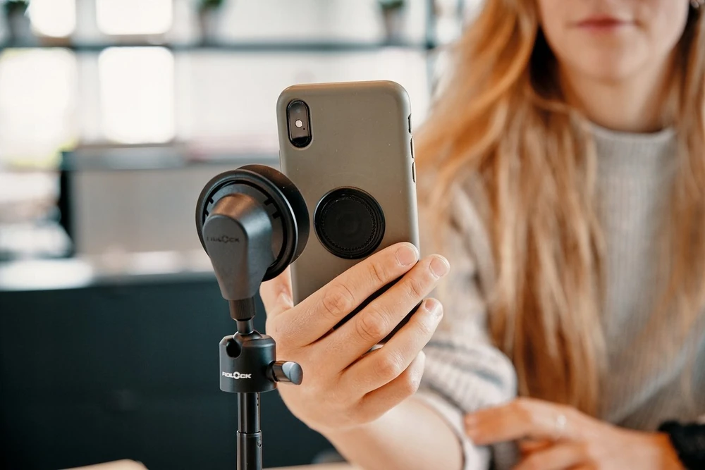 Adapteris telefonui universalus priklijuojams Fidlock VACUUM uni phone patch pusiau skaidrus