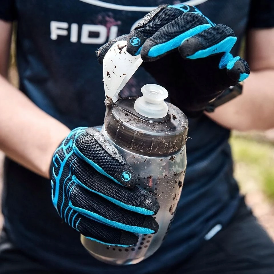 Gertuvė su laikikliu Fidlock Twist 450ml juoda/sidabrinis logo