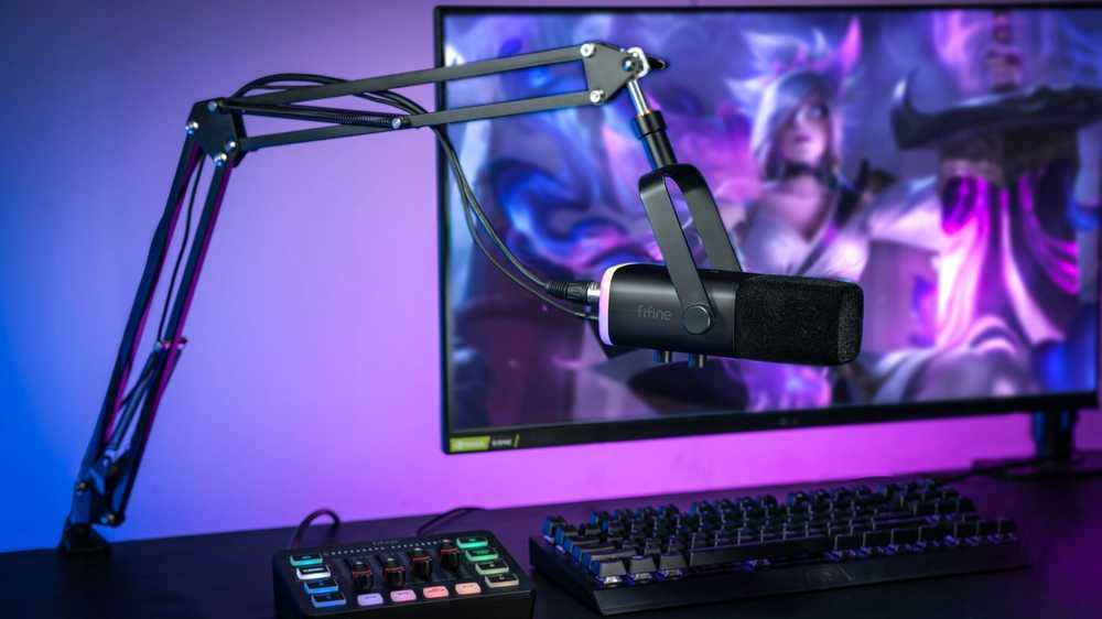 Fifine AM8T AMPLIGAME USB/XLR RGB mikrofon dynamiczny studyjny ze statywem juoda