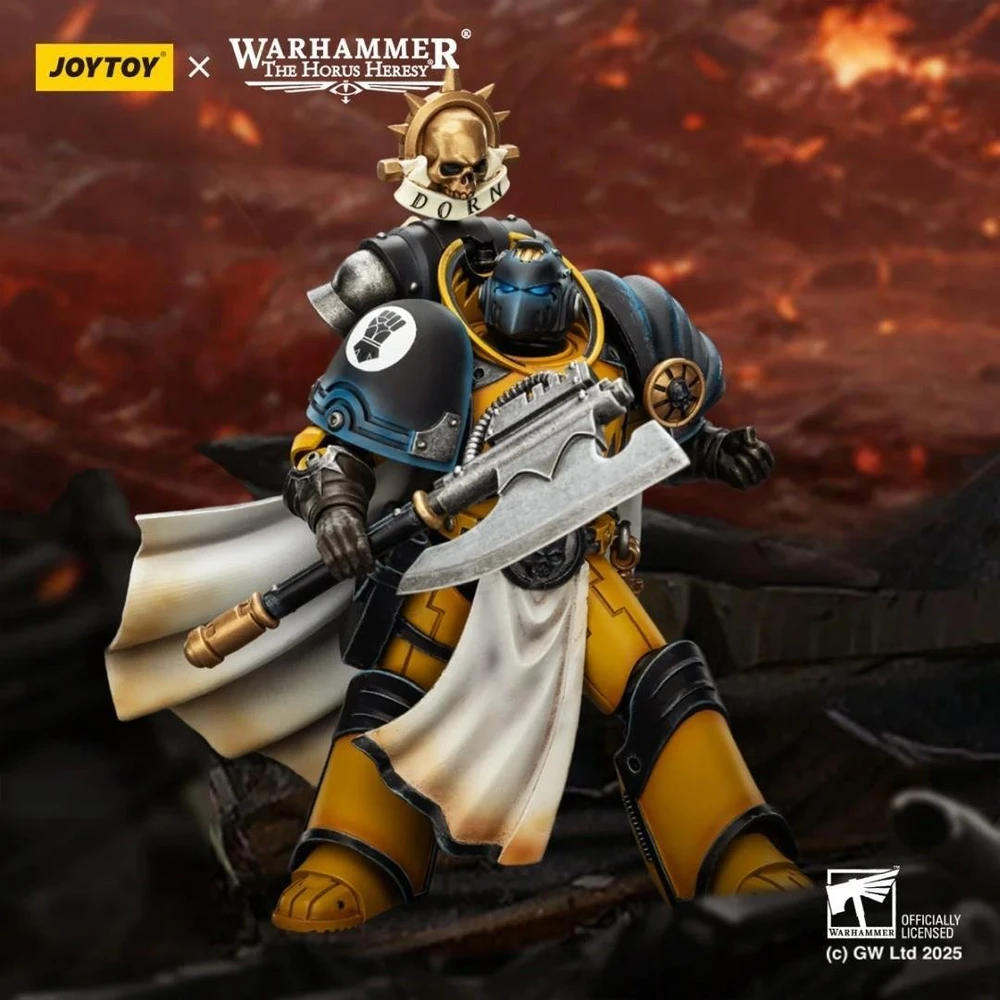 Figūrėlė Hasbro Figūrėlė Warhammer The Horus Heresy Imperial Fists Bibliotekininkas Konsulas su jėgos kirviu ir bolt pistoletu 1/18 12 cm