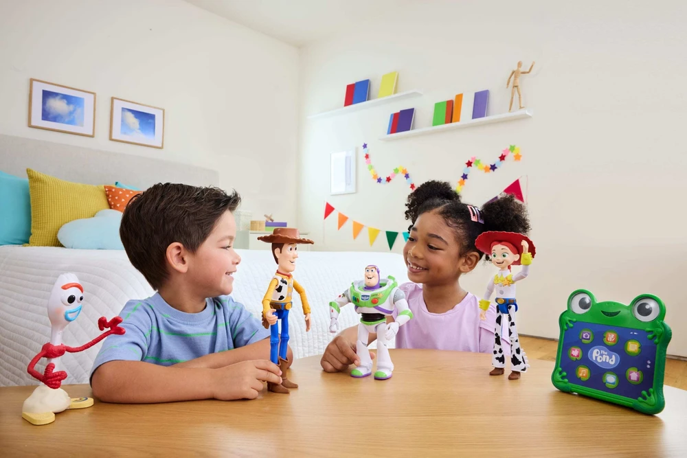 Mattel Disney Toy Story 5 interaktyvi Bazo Šviesmečio figūrėlė, 18 cm