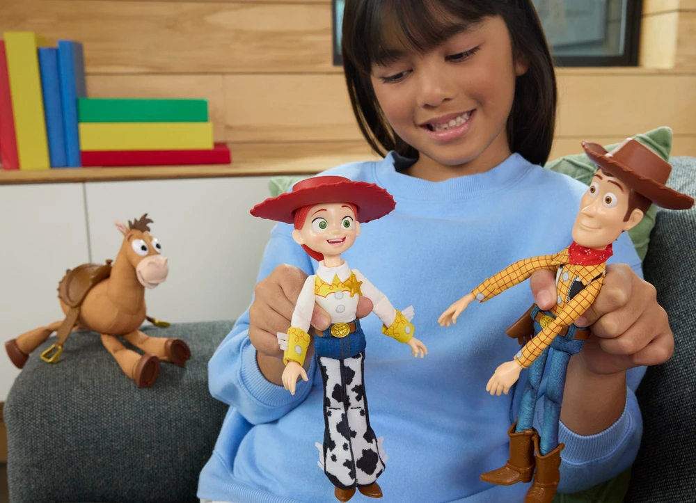 Mattel Disney Toy Story 5 figurka szmacianka Chudy Woody 23,5 cm