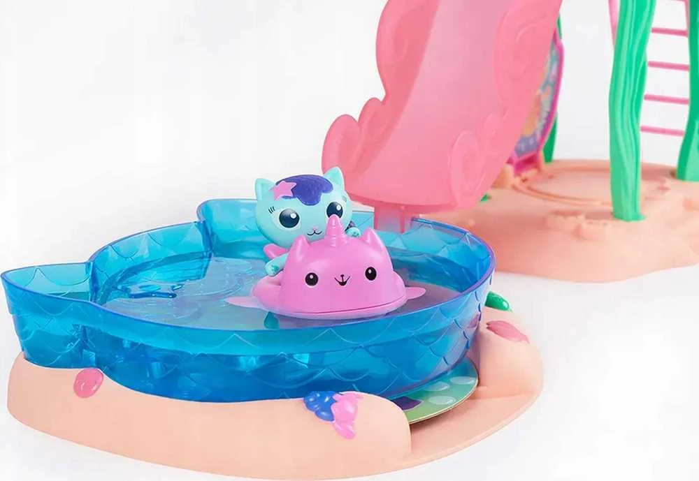 Spin Master Gabby's Dollhouse „Gabi's Cat House Pool Fun“ figūrėlių rinkinys 6067878 WB3