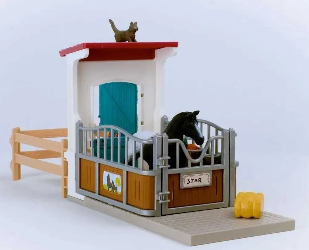 SCHLEICH HORSE CLUB Žirgų aptvaras su kumele ir kumeliuku