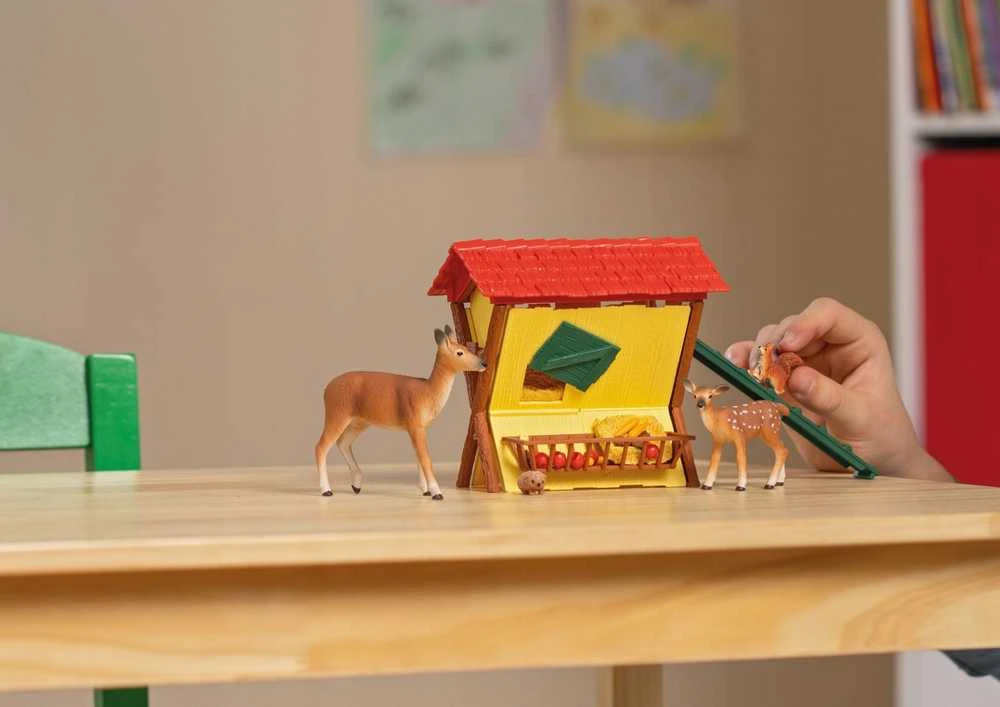 SCHLEICH FARM WORLD Miško gyvūnų maitinimas