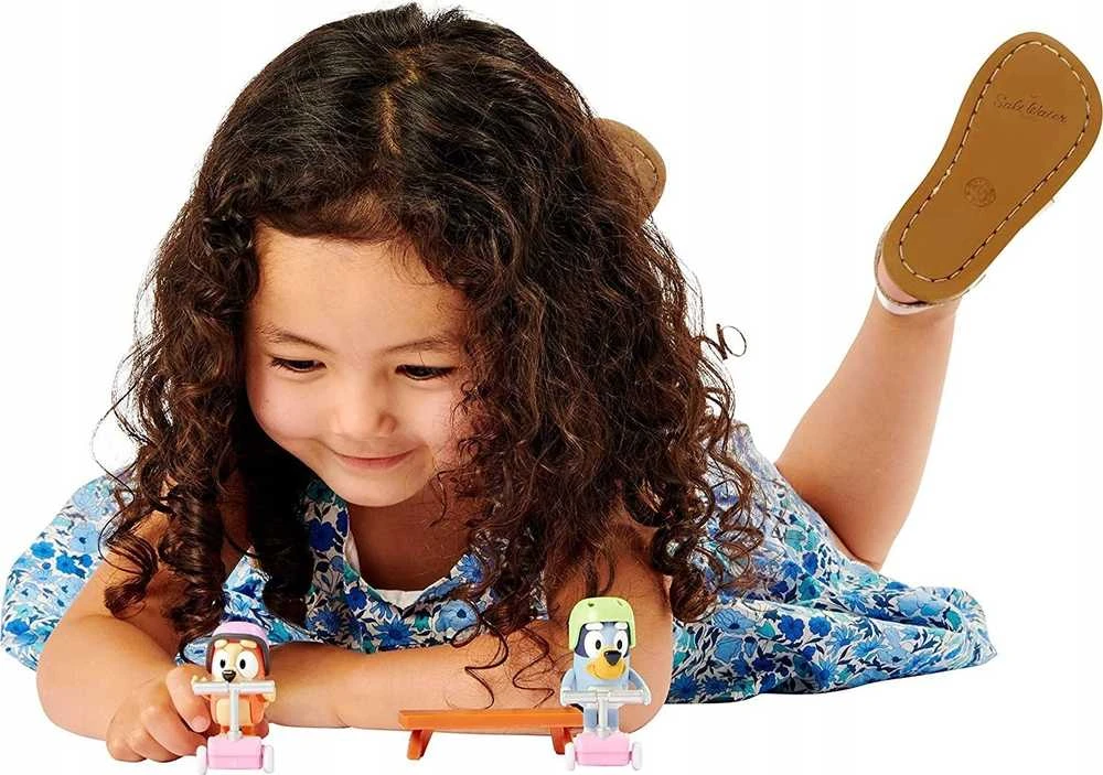TM Toys Figūrėlių rinkinys Bluey su paspirtukais ir šuniukais