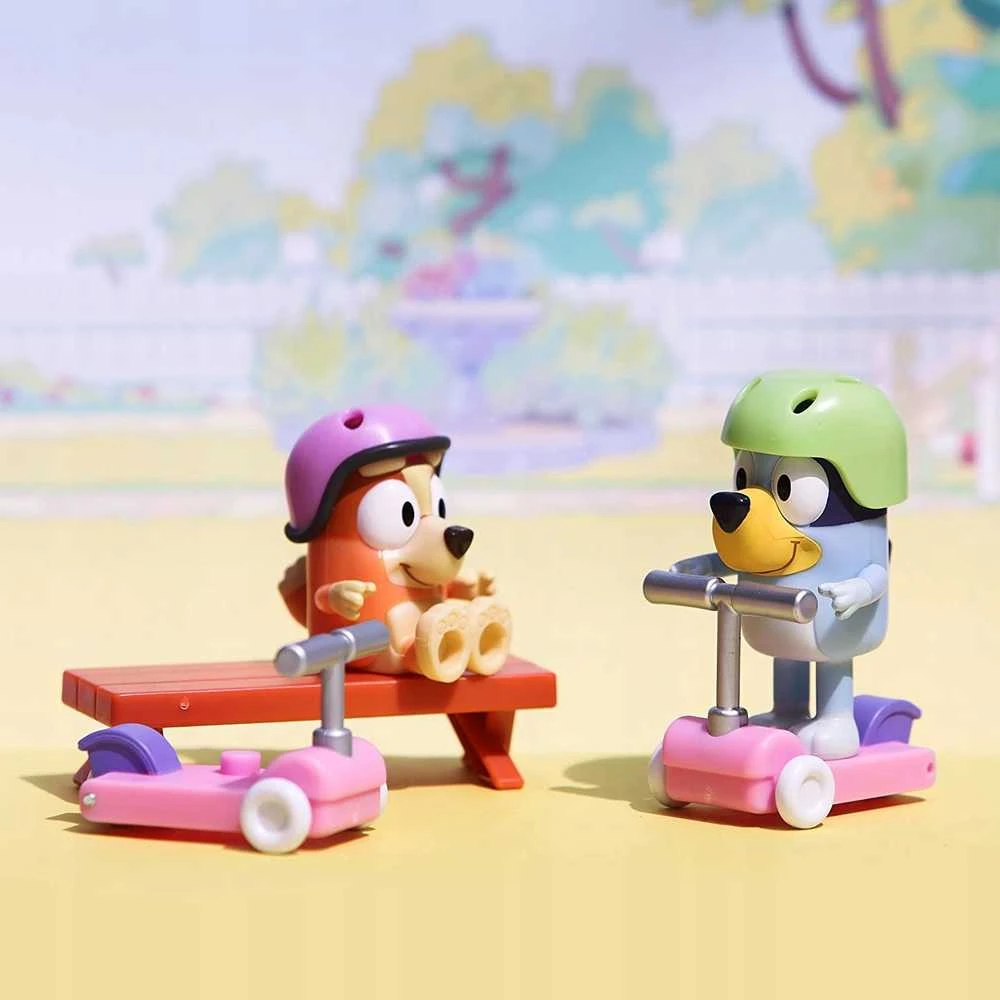TM Toys Figūrėlių rinkinys Bluey su paspirtukais ir šuniukais