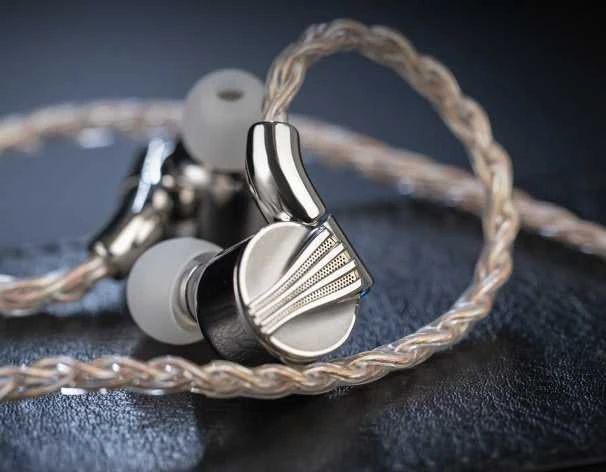 FiiO LC- RE PRO 2022 - MMCX ausinių kabelis su keičiamais kištukais (Gold- Sidabrinis- Copper)