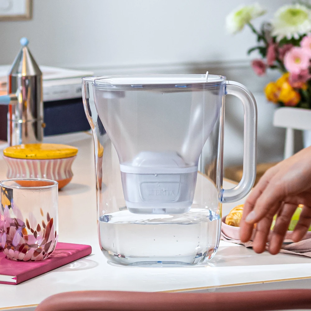 Vandens filtravimo ąsotis BRITA Style Essential 2.4L, baltas su vandens filtrais MAXTRA PRO PURE PERFORMANCE, 4 vnt.