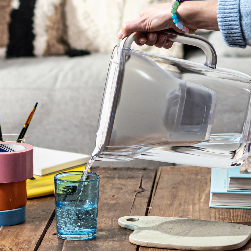 Vandens filtras Brita, 2.4 l, ruda +DOVANA Brita gertuvė