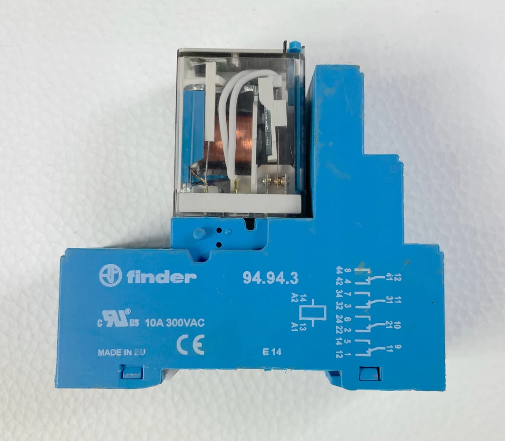 Finder Miniatiūrinė relė 4P 7A 24V DC, testavimo mygtukas, LED + diodas 55.34.9.024.0090