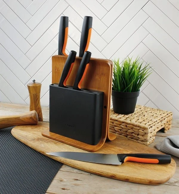 Fiskars "Functional Form" 5 peilių rinkinys su stovu