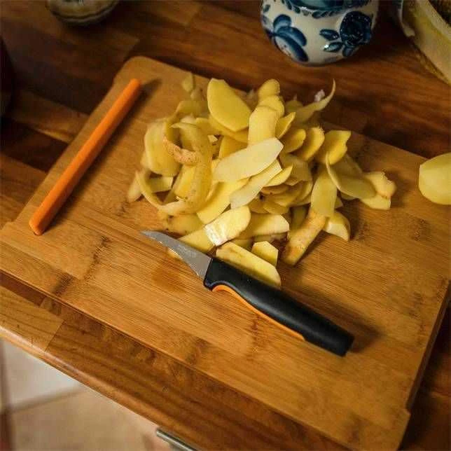 Fiskars Functional Form skutimo peilis lenkta geležtė