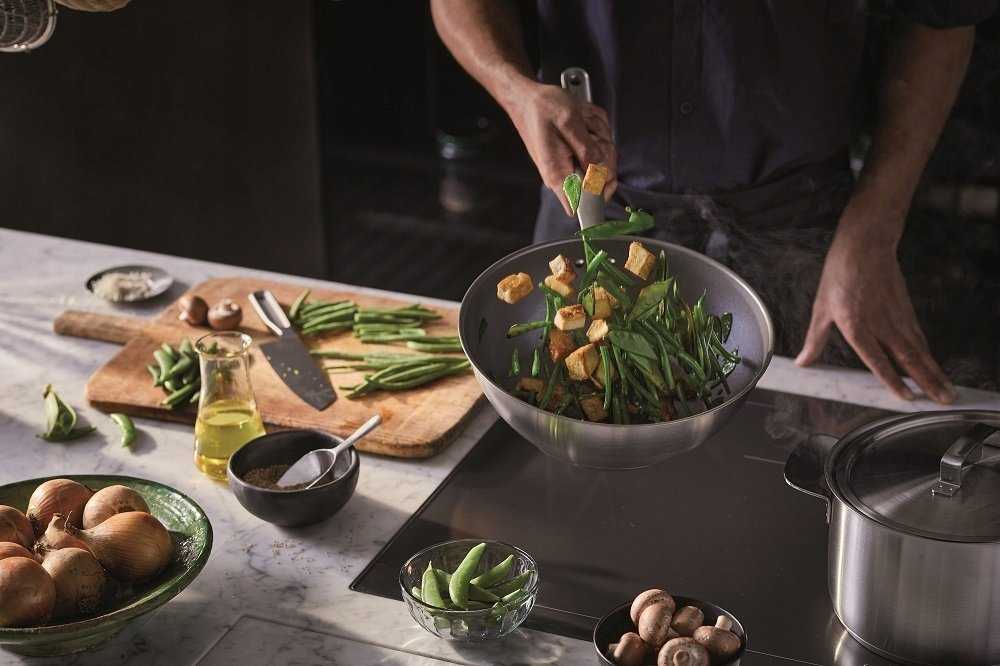 Fiskars All Steel keptuvė wok 28cm
