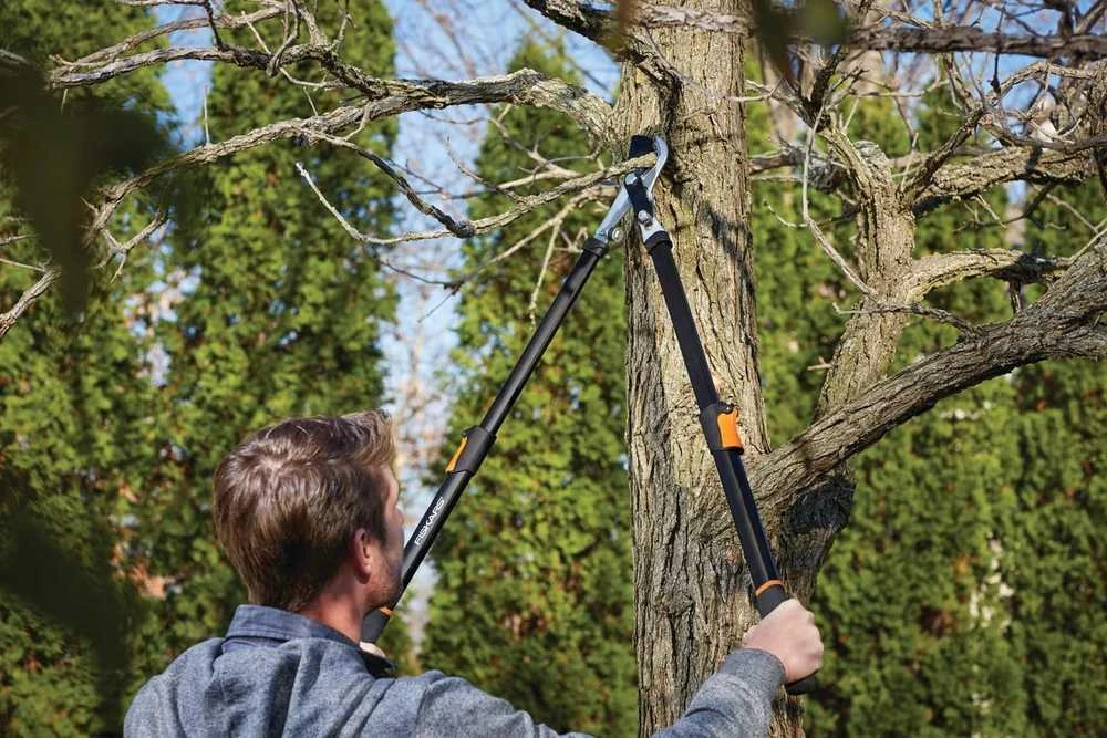 Svertinės sodo žirklės Fiskars 1027528; 630-830 mm
