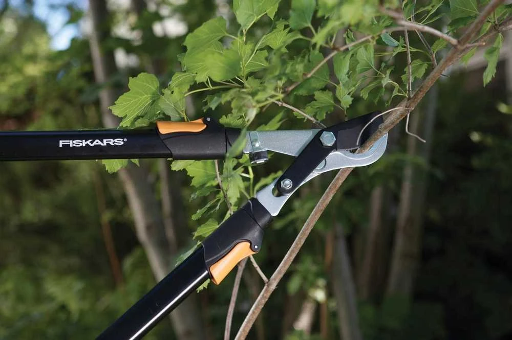 Svertinės sodo žirklės Fiskars 1027528; 630-830 mm