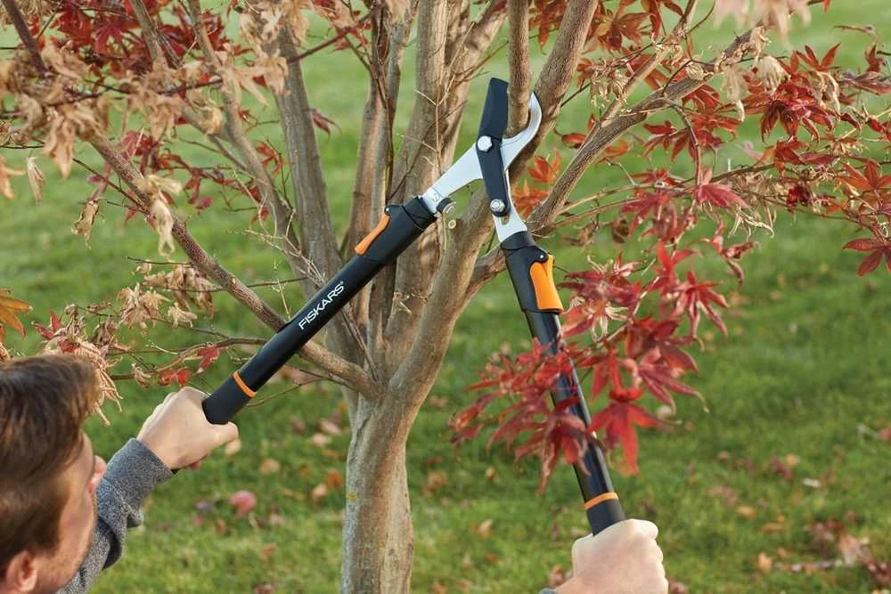 Svertinės sodo žirklės Fiskars 1027528; 630-830 mm