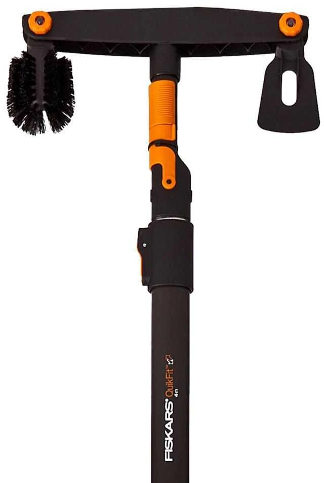 Fiskars QuikFit latakų valytuvas su teleskopiniu kotu