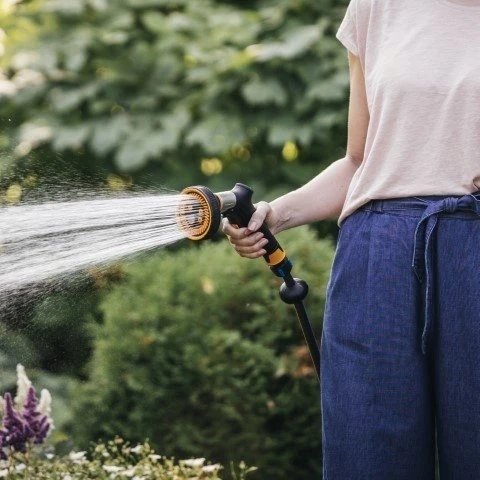 Fiskars Daugiafunkcis „FiberComp™“ laistymo pistoletas, su valdymu priekyje