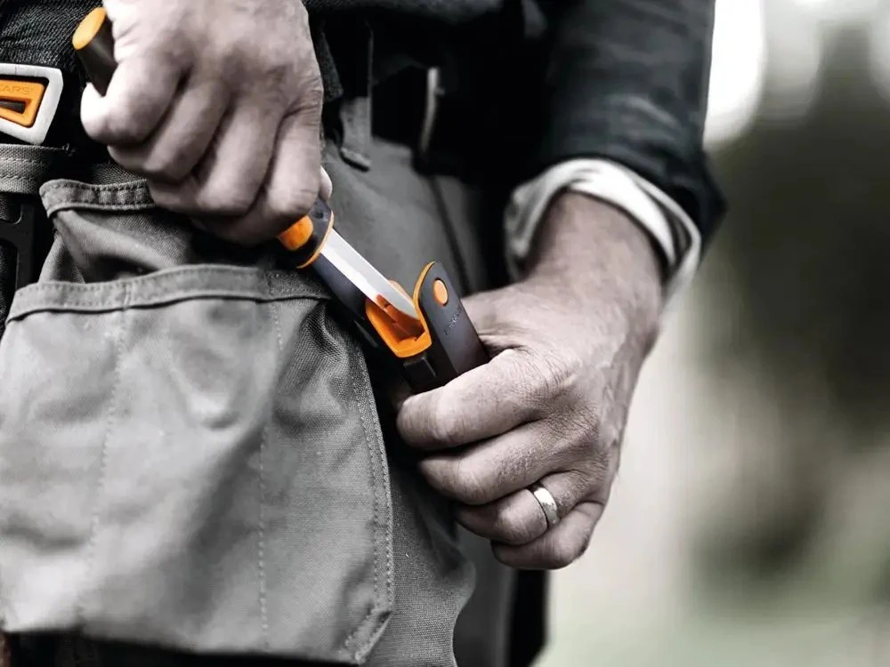Kirvis Fiskars X5 + priedai