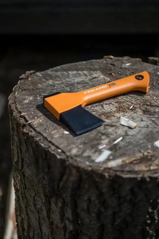 Kirvis Fiskars X5 + priedai