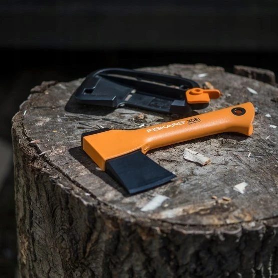 Kirvis Fiskars X5 + priedai