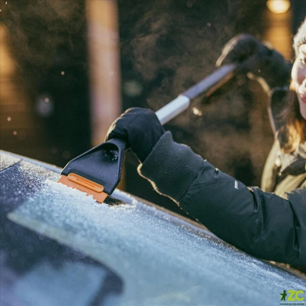 Fiskars Plus automobilio sniego šepetys ir ledo grandiklis, ilgas