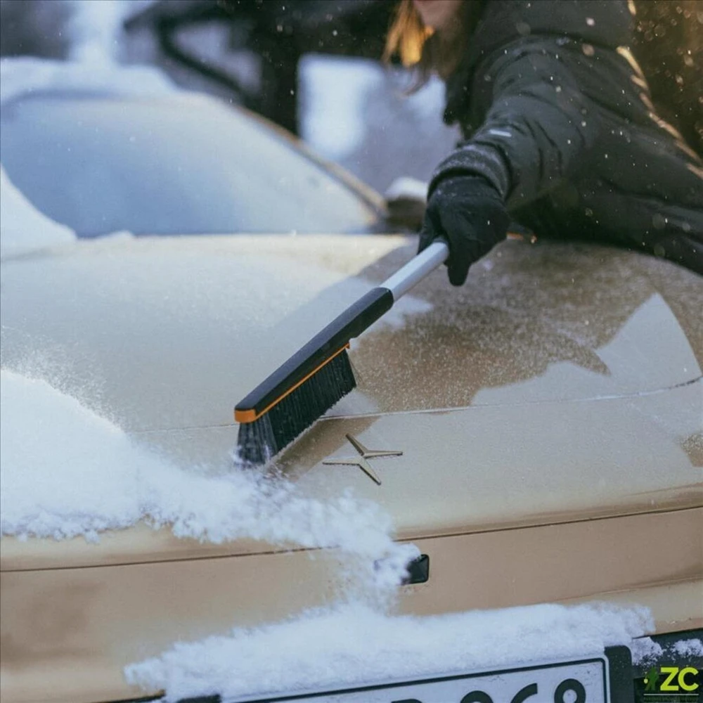 Fiskars Plus automobilio sniego šepetys ir ledo grandiklis, ilgas