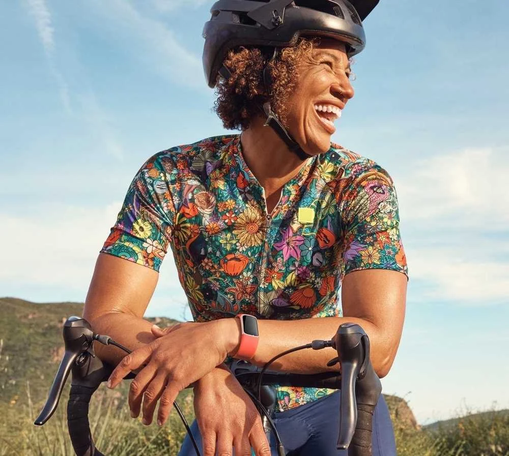 Išmanusis laikrodis Fitbit "Activity tracker Charge 6" Spalva: koralų/šampano (GA05184-EU)