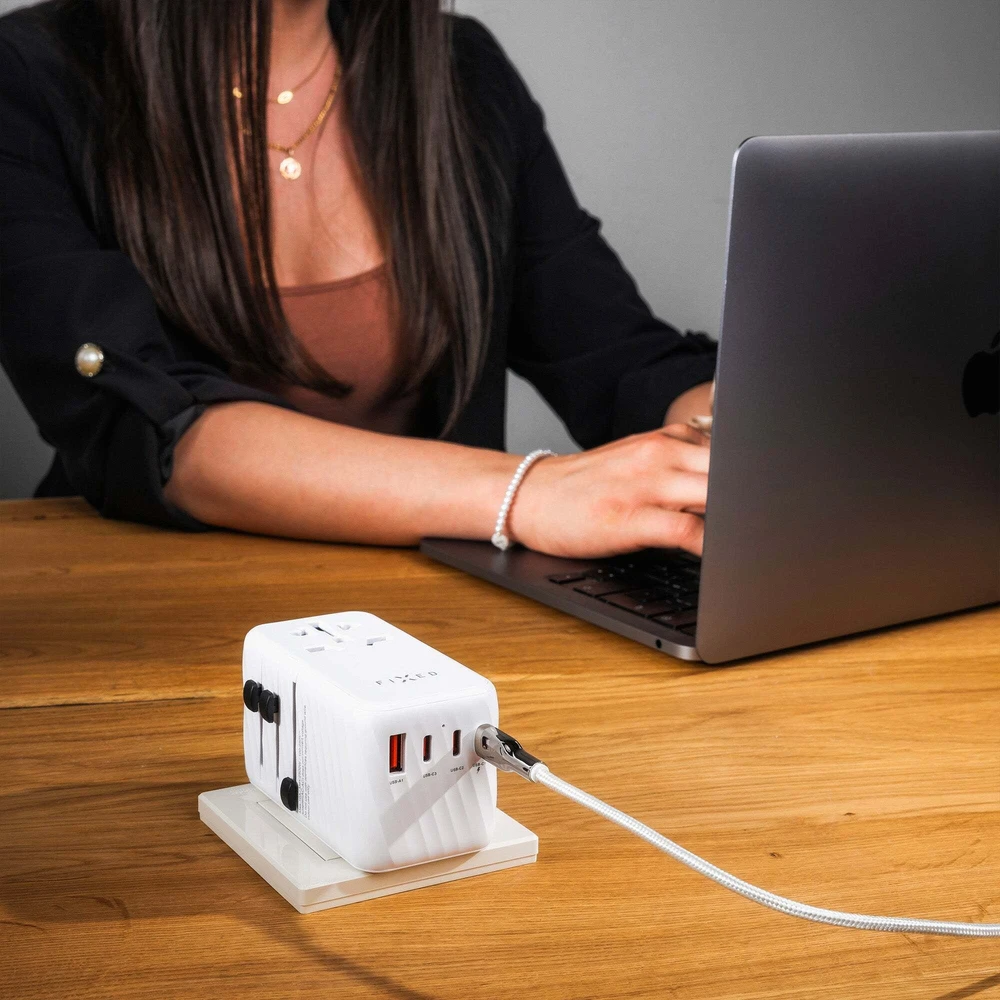 Fixed Adapteris kelioninis Voyager70W balta