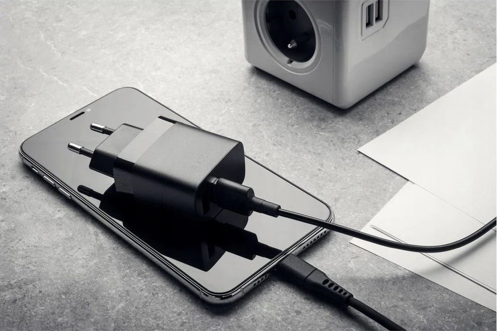 Fixed Fiksuotas | Dvigubas USB kelioninis įkroviklis 17W | FIXC17N-2U-BK