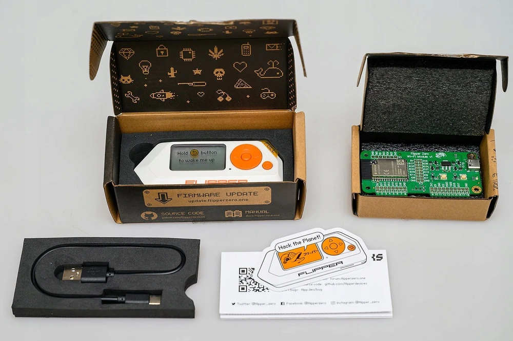 Flipper Zero – Basic – daugiafunkcis Bluetooth/RFID/RF/IR/GPIO/1-Wire įrankis