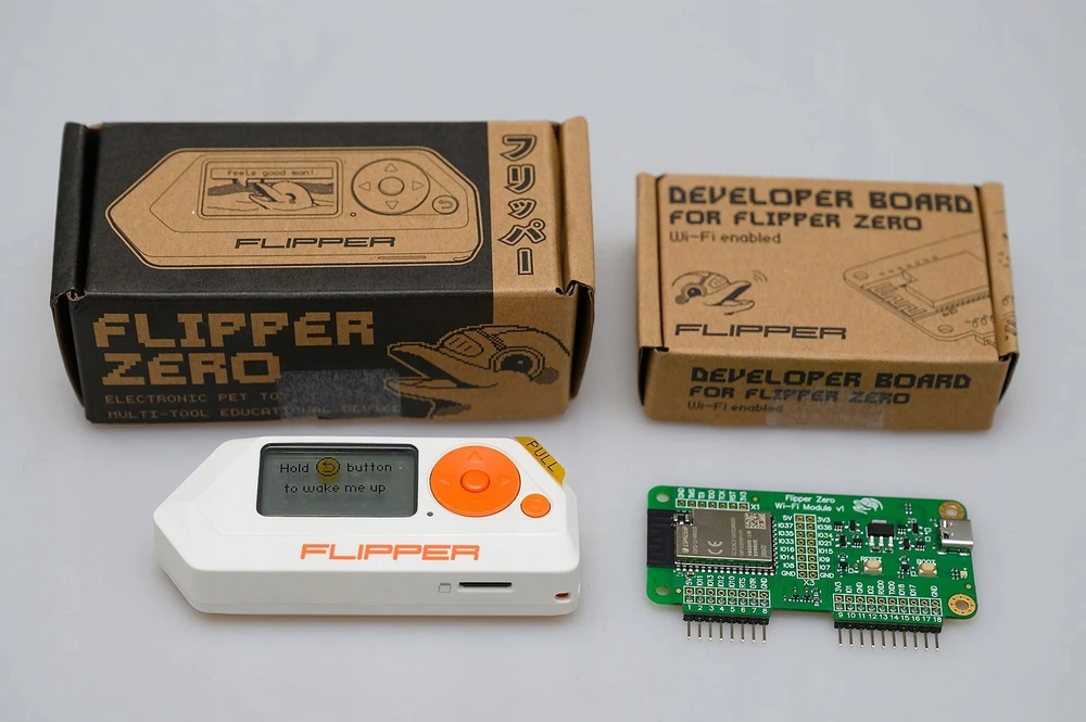 Flipper Zero – Basic – daugiafunkcis Bluetooth/RFID/RF/IR/GPIO/1-Wire įrankis