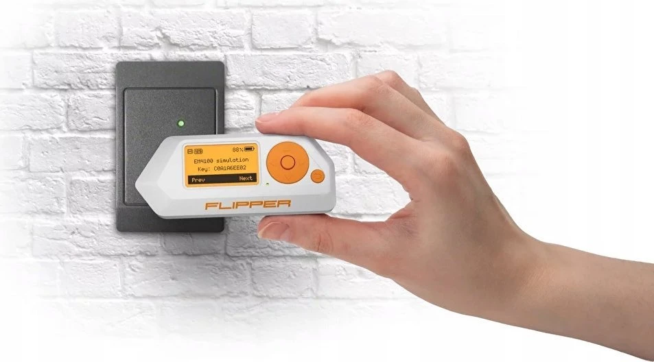 Flipper Zero – Basic – daugiafunkcis Bluetooth/RFID/RF/IR/GPIO/1-Wire įrankis