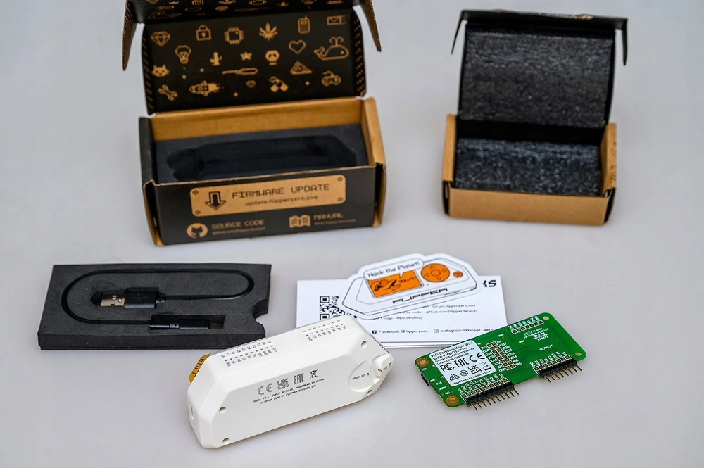 Flipper Zero – Basic – daugiafunkcis Bluetooth/RFID/RF/IR/GPIO/1-Wire įrankis