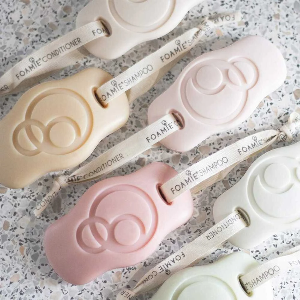 Foamie „You`re Adorabowl“ plaukų kondicionieriaus batonėlis apimčiai, 80 g