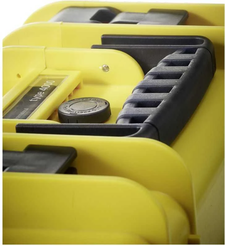 B&W Outdoor Cases Type 4000 Żółta su segregatorem