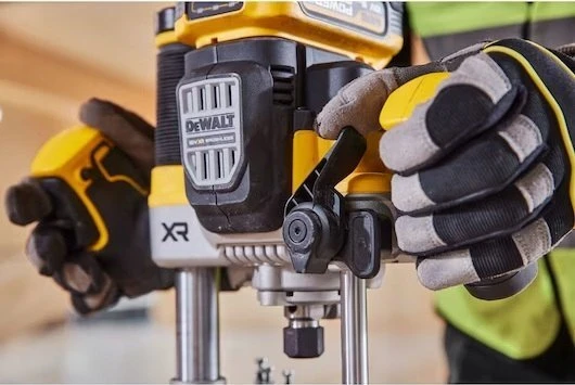 Freza DeWalt DCW620H2-QW; 18 V; 2x5,0 Ah akum.