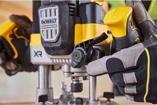 Freza DeWalt DCW620H2-QW; 18 V; 2x5,0 Ah akum.