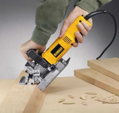 DeWALT DW682K sujungimo freza