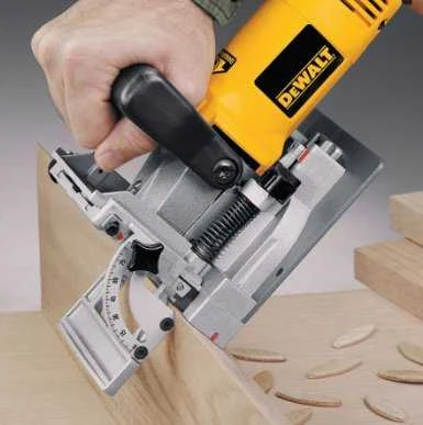 DeWALT DW682K sujungimo freza