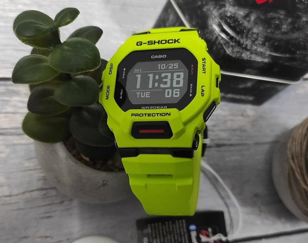 Išmanusis laikrodis Casio G-SQUAD, Salotinės spalvos su juodos spalvos detalėmis