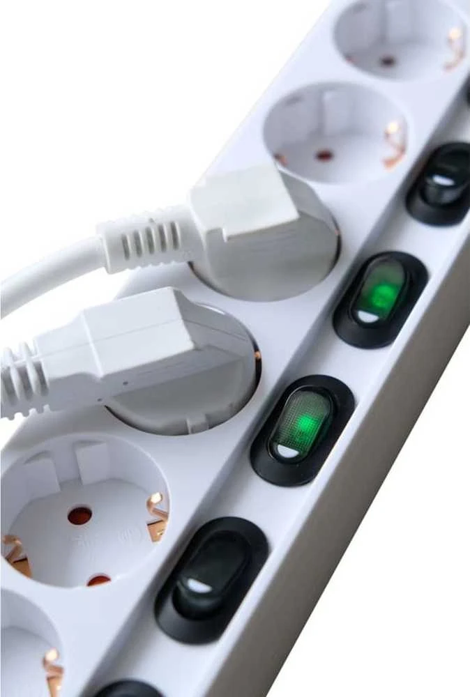 Brennenstuhl Socket Line 6 kartus 2m įsk. Jungiklis