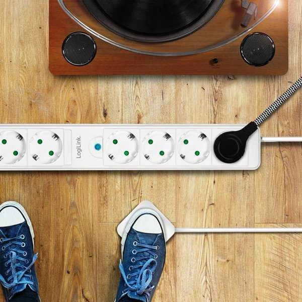 LogiLink 6 gniazd 1.5m balta LPS271