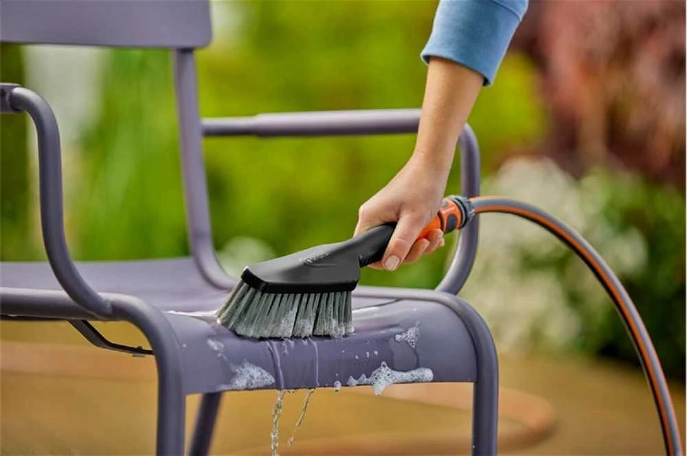 Gardena "Cleansystem" rankinis šepetys "Soft" S, su vandens jungtimi, mažesniems paviršiams