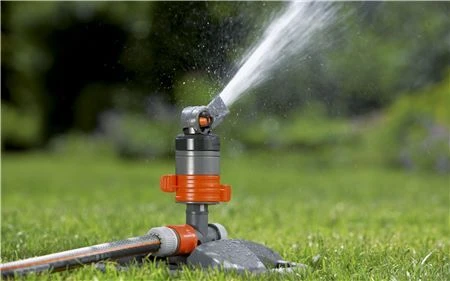 Gardena Comfort Turbo-Drive purkštuvas su smaigu